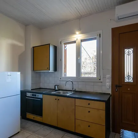 Mythos Suites-hermes Апартаменты *