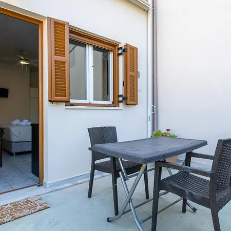 Mythos Suites-hermes Метони