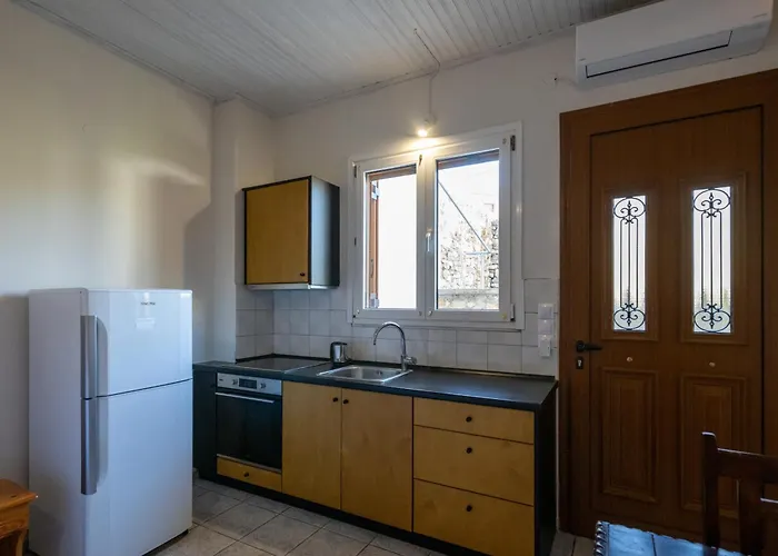 Mythos Suites-hermes Apartment *