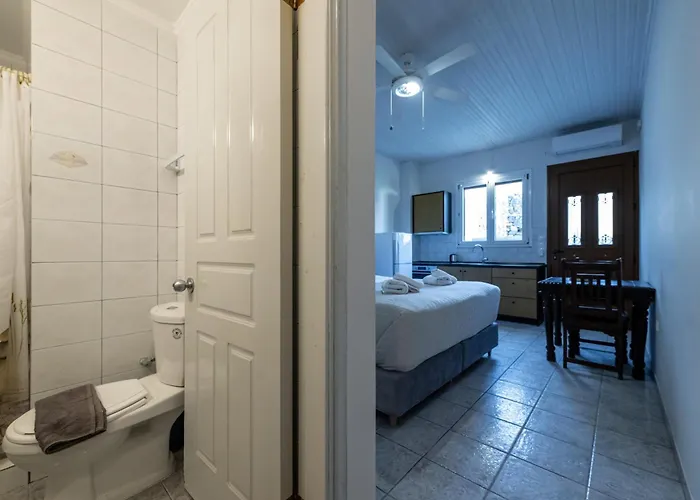 Mythos Suites-hermes Apartment *